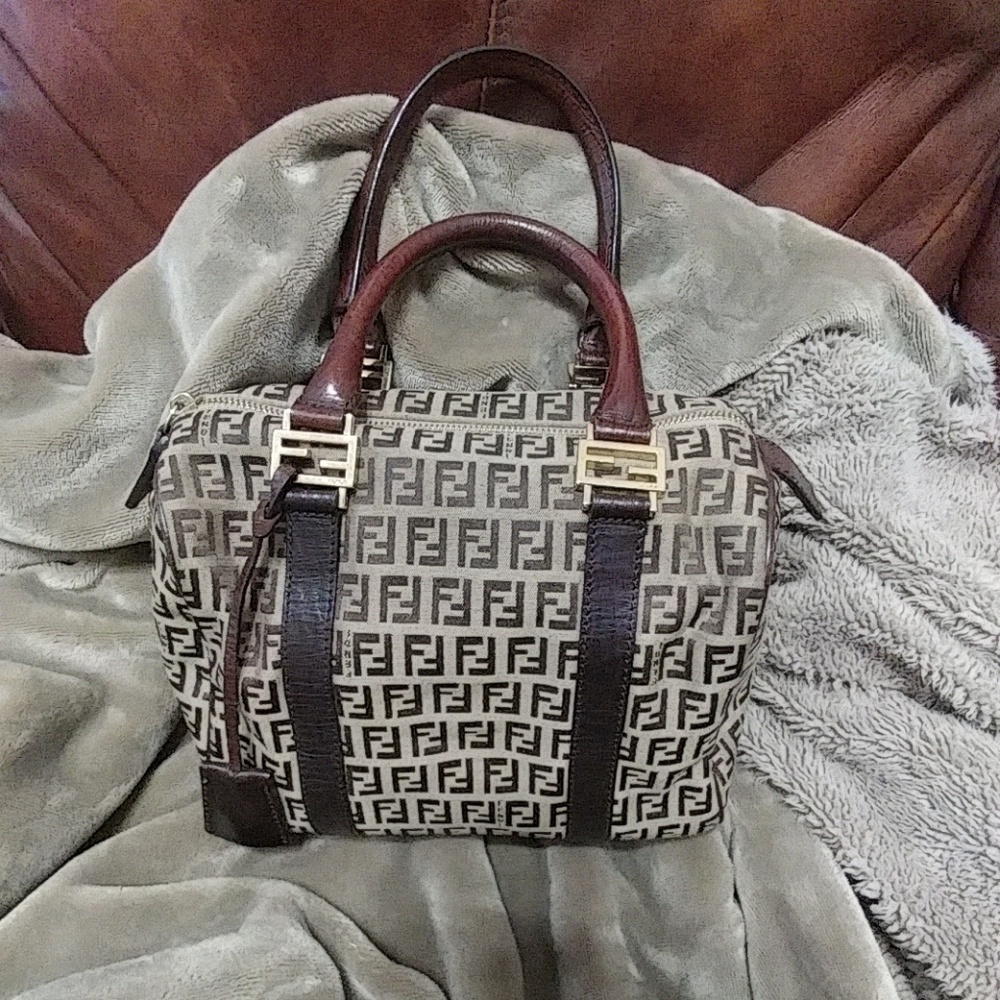 **AUTHENTIC** Fendi purse